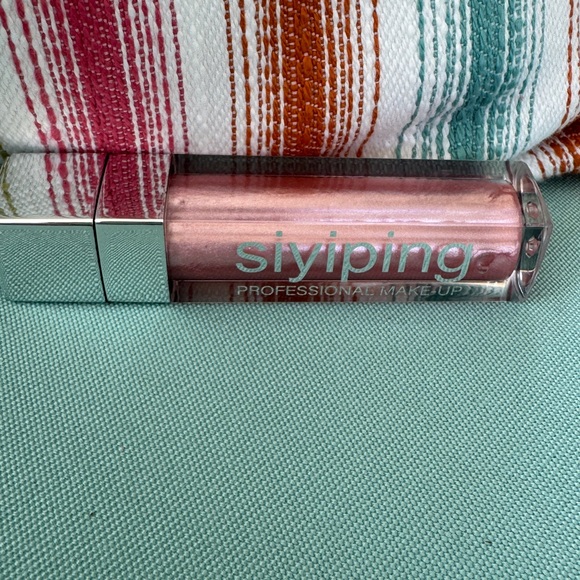 NWOT Set of 2 Siyiping Professional Makeup Lip Gloss. - Picture 2 of 7